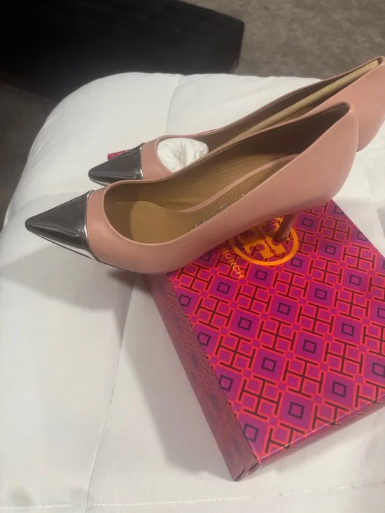 Tory Burch Blush Pink Pointed Pumps with Silver Cap Toe - Picture 2 of 10